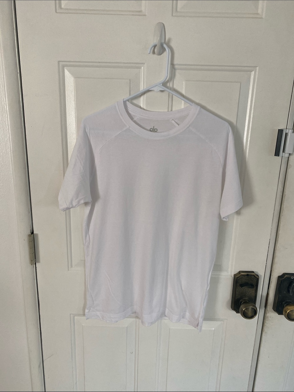 Alo Triumph Raglan Tee